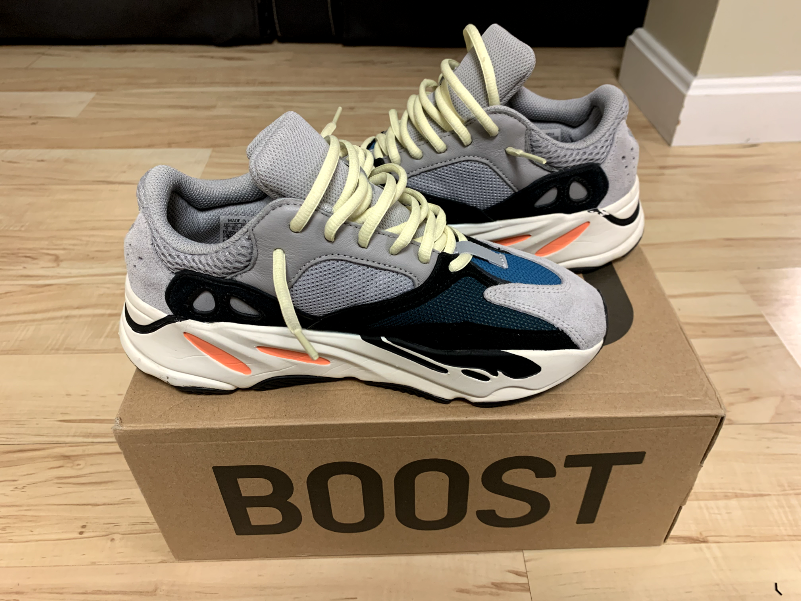 yeezy wave runner 700 size 6.5