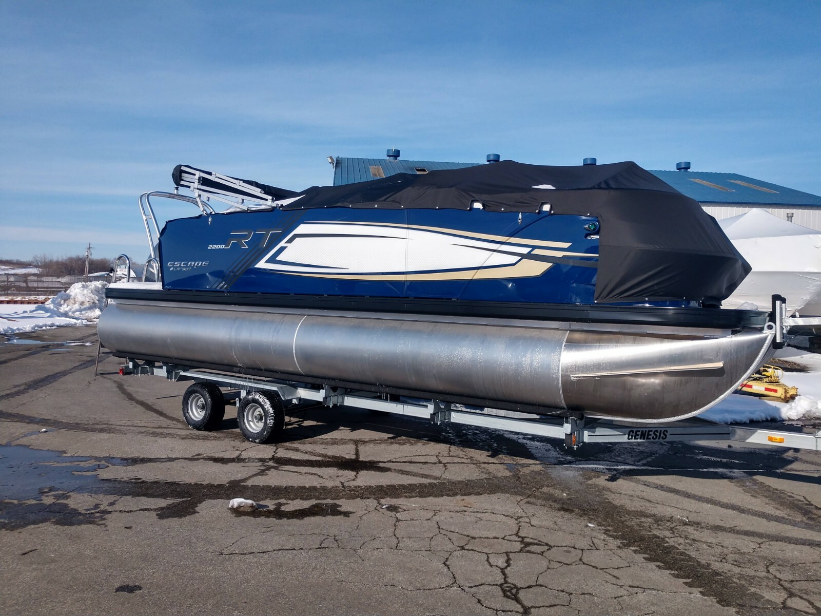 2019 Larson Escape RT2200 Pontoon boat Tritoon with trailer! bennington tracker