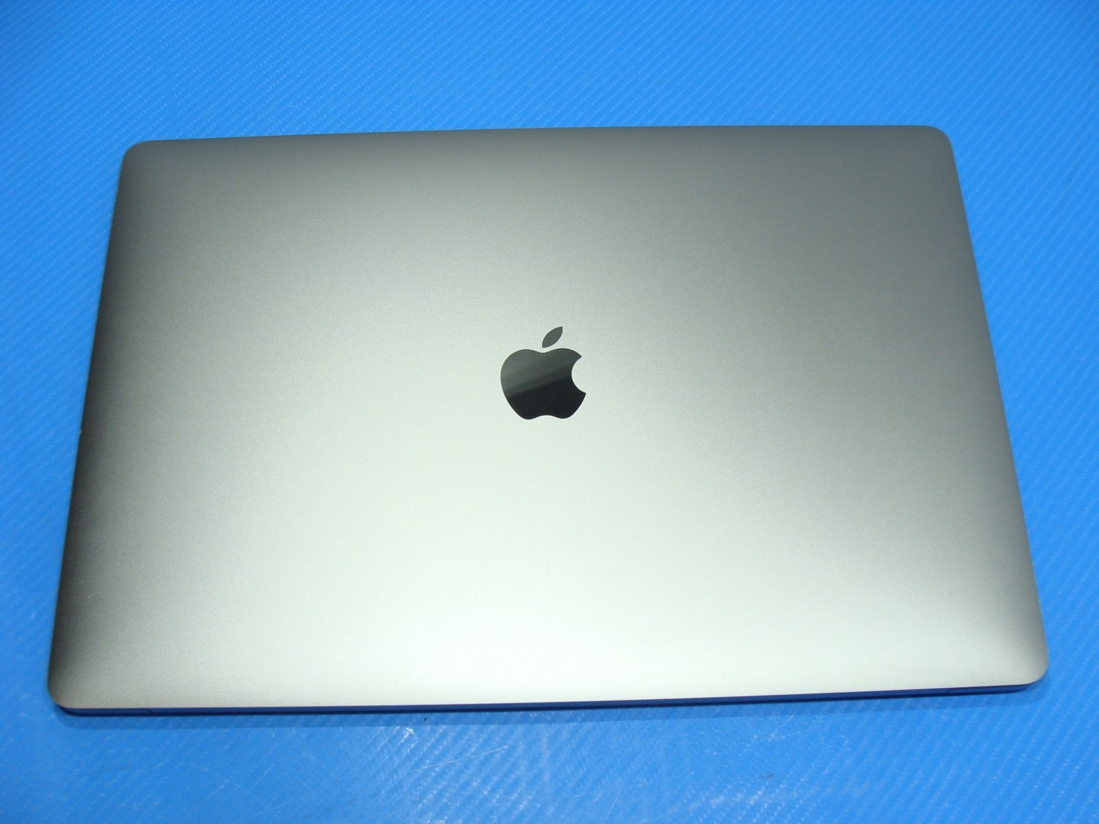 Apple MacBook Pro 15" Mid-2017 i7-7700HQ 16GB 256GB Radeon Pro 555 - Thumbnail 14