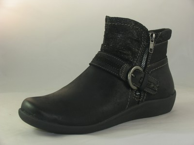 earth ankle boots