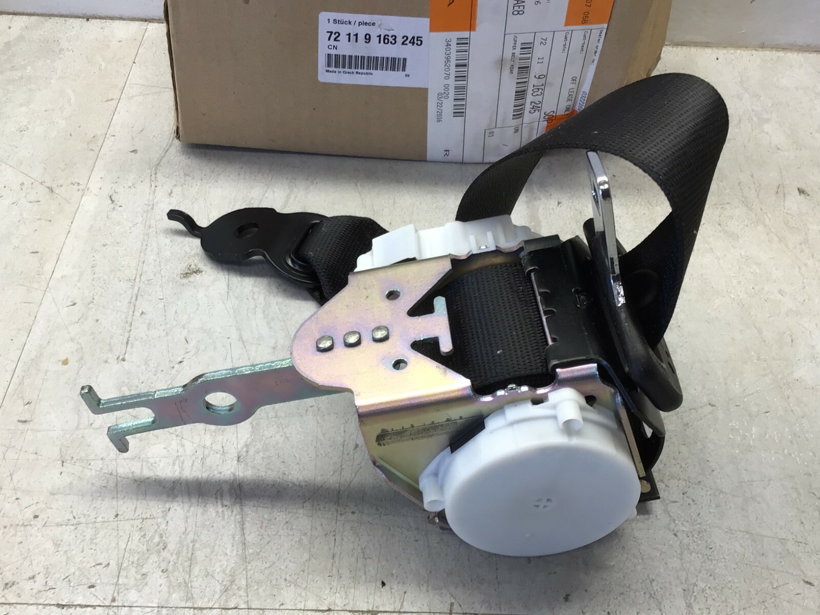 BMW OEM Rear Passenger Seat Belt Assembly 72-11-9-163-245