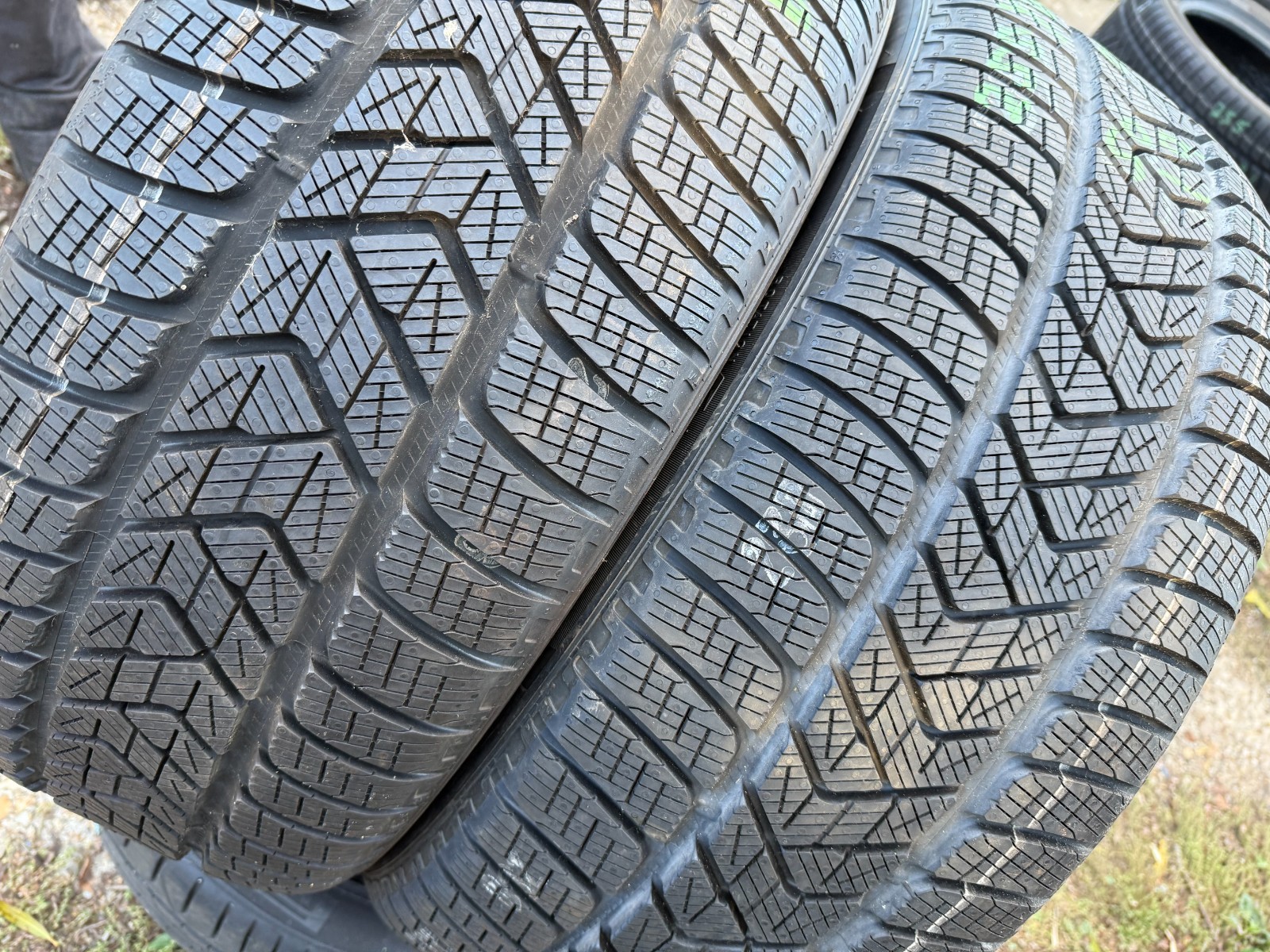 New 255 50 19 Pirelli, Winter, AO, EV, M+S, 103T, x1 Tyre (F1_tyres) YD283