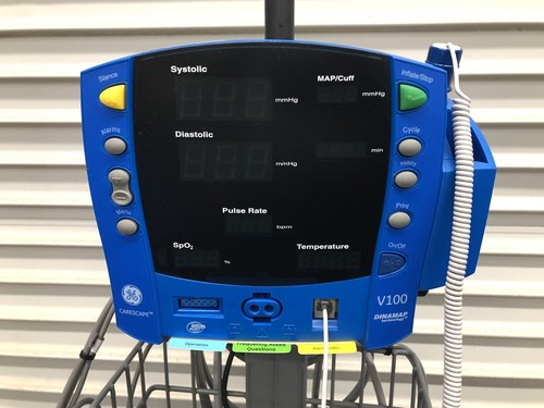 GE Dinamap CareScape V100 Vital Signs Monitor Nellcor NIBP SpO2 Temp with Cart
