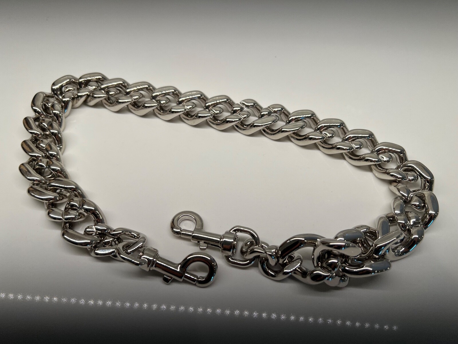 VERSACE メテュサ ショトスリフ フリツトレス 【関税込】 b86ff78ed393e9e7fde05fd5e738e9