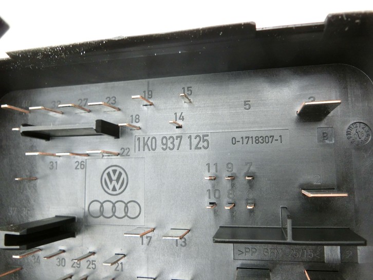 Skoda Octavia II 1Z 05-09 TDI 1,9 77KW Sicherungskasten Zentralelektrik Skoda Octavia II 1Z 05-09 10.01.2006... Vorschau 6