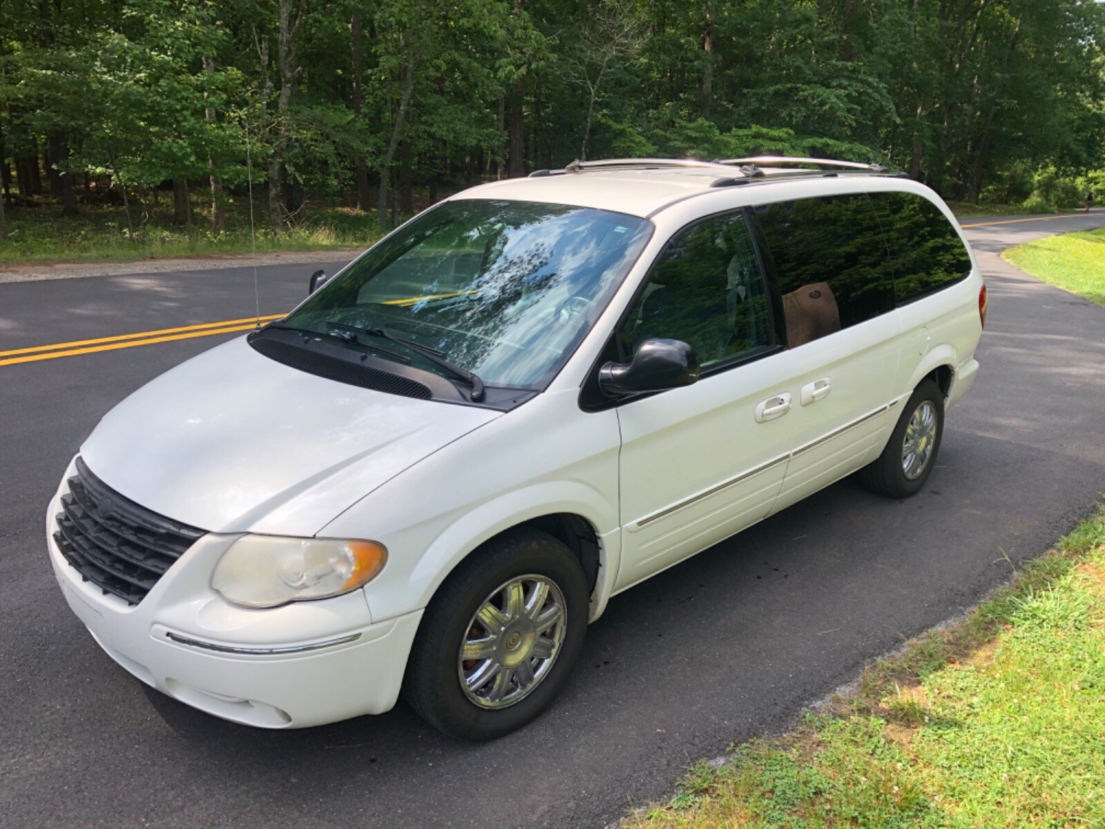 2005 Chrysler Town & Country Limited