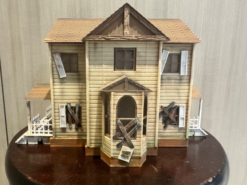 O Scale Haunted / Abandoned House w/ light kit