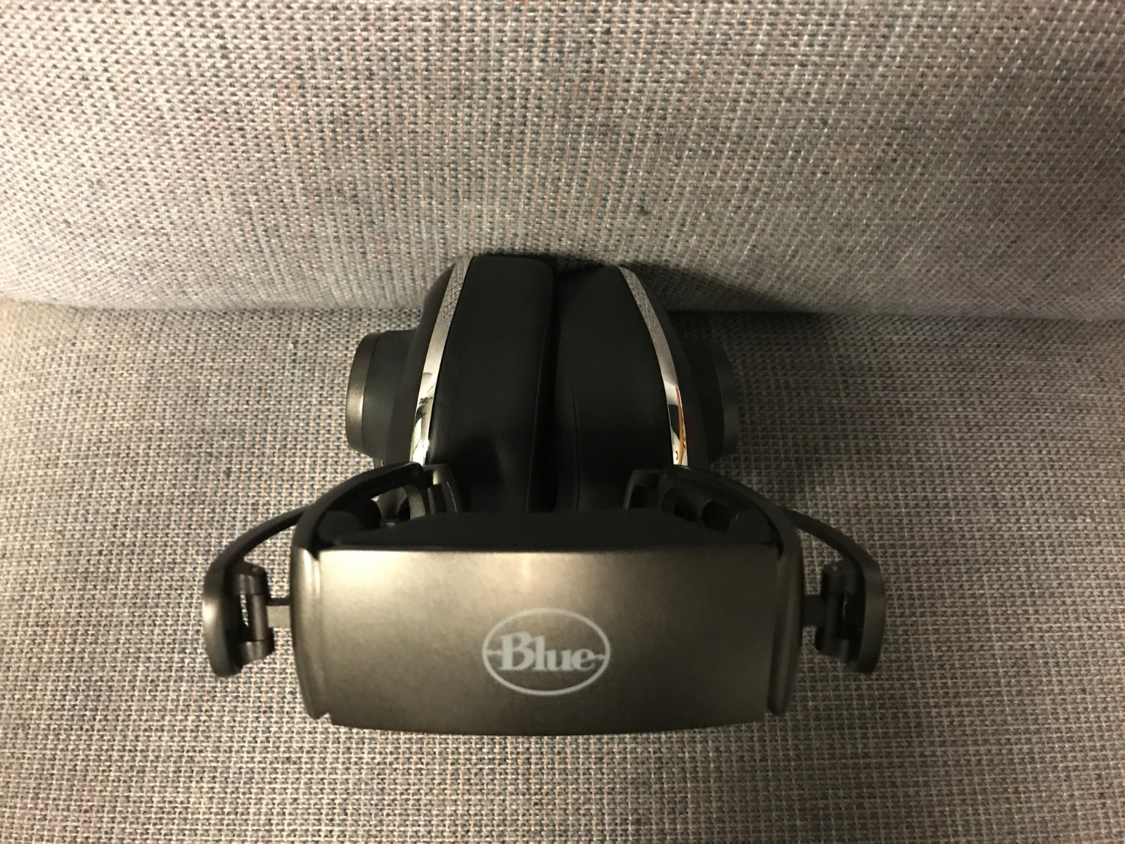 Blue  Mo-Fi Powered High Fidelity Headphones - Awesome Sound!