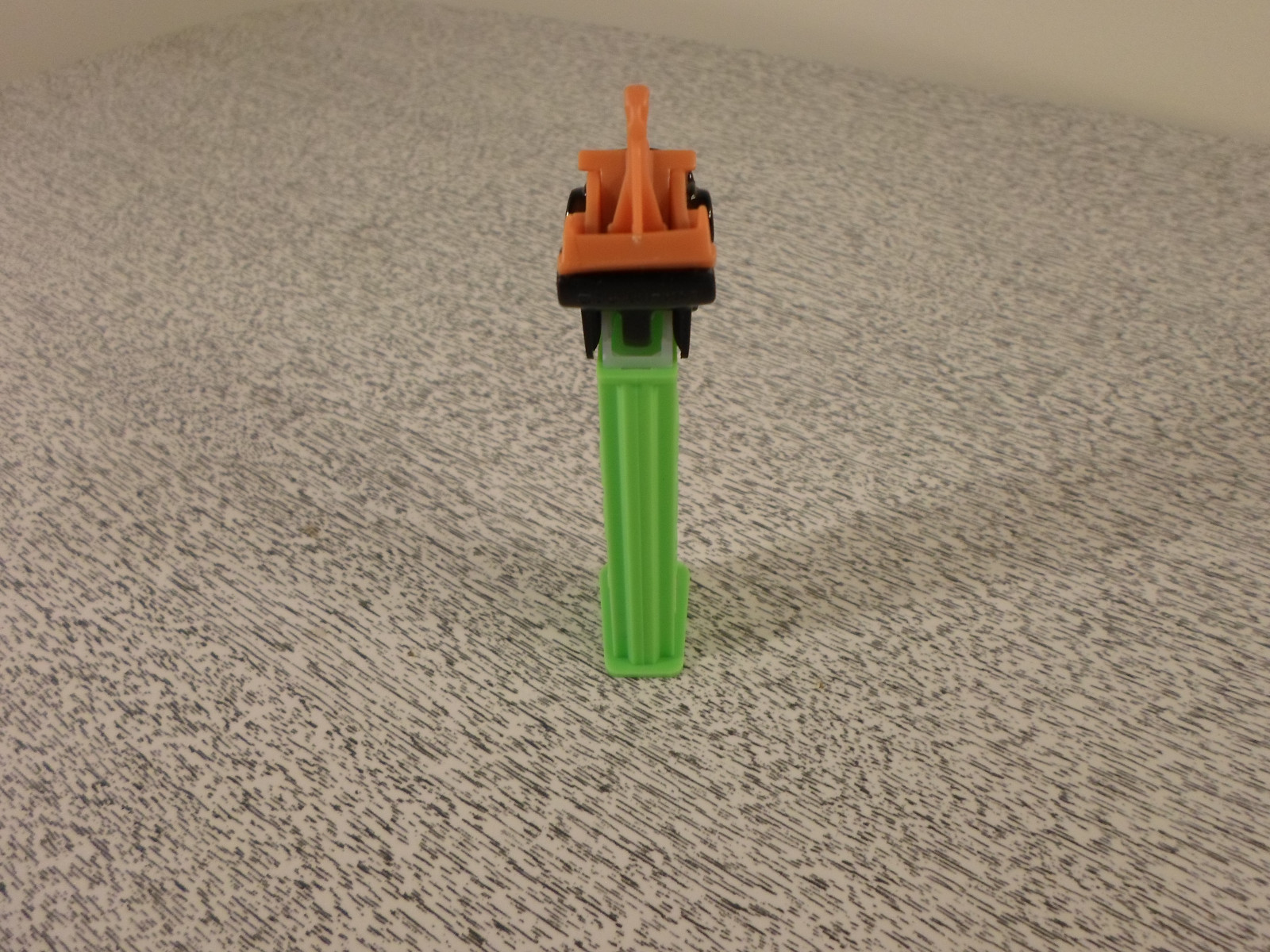 PEZ CANDY DISPENSER-DISNEY-CARS-MATER