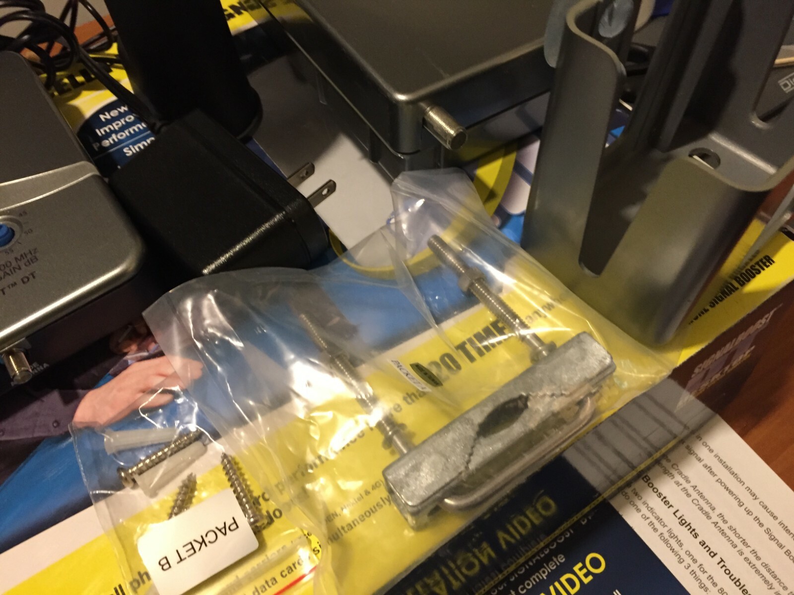 Wilson Signalboost DT Desktop Cell Phone SIGNAL BOOSTER (limited shipping)