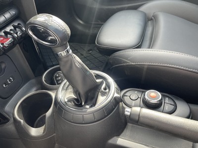 image 4 of interior