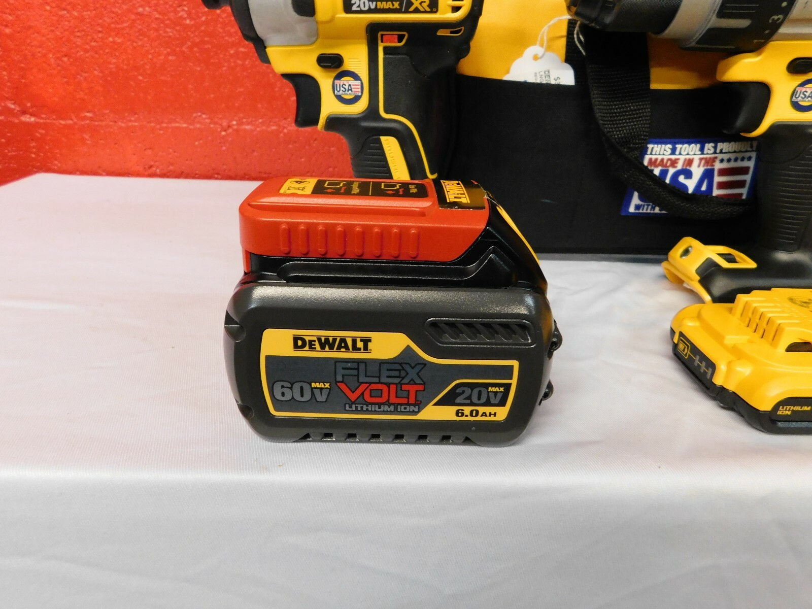 NEW Dewalt Dck299d1t1 FLEXVOLT Lithium Ion Cordless Brushless Combo Tool Kit
