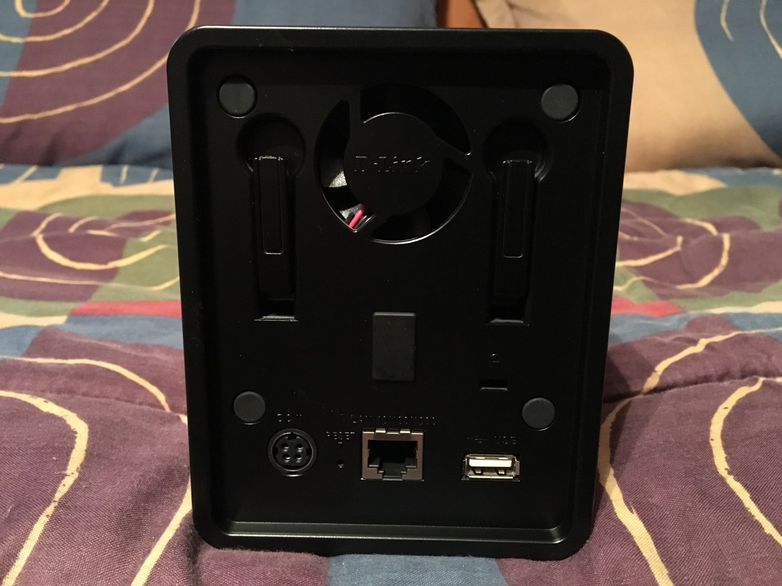 D-Link DNS-323 2-Bay Network Attached Storage 10/100/1000 Gigabit NAS w/o drives