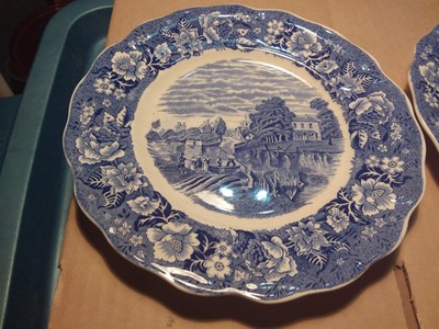 2 PLATES  - FLOW BLUE - 