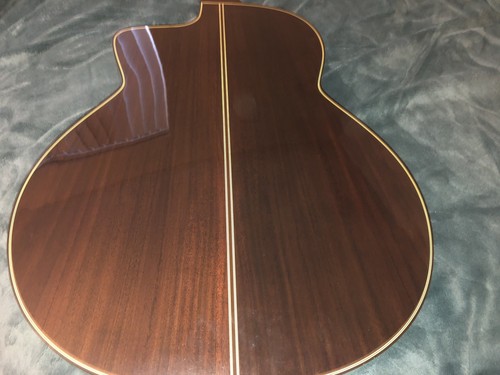Takamine TC135SC Classical Acoustic Electric Guitar in Natural Gloss Finish