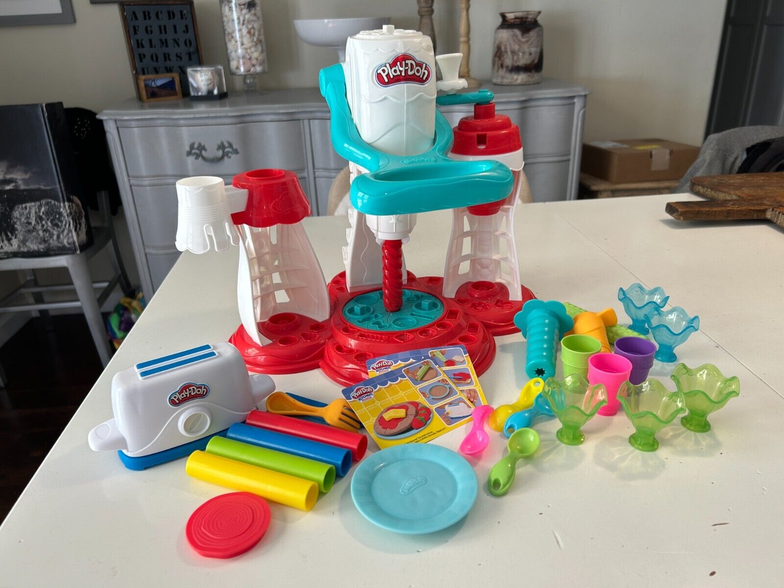 Play-Doh Kitchen Creations Toaster & Ultimate Swirl Ice Crea