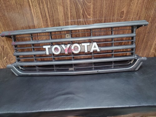 1987-1989 Toyota Land Cruiser 60 Series FJ62 OEM Grill