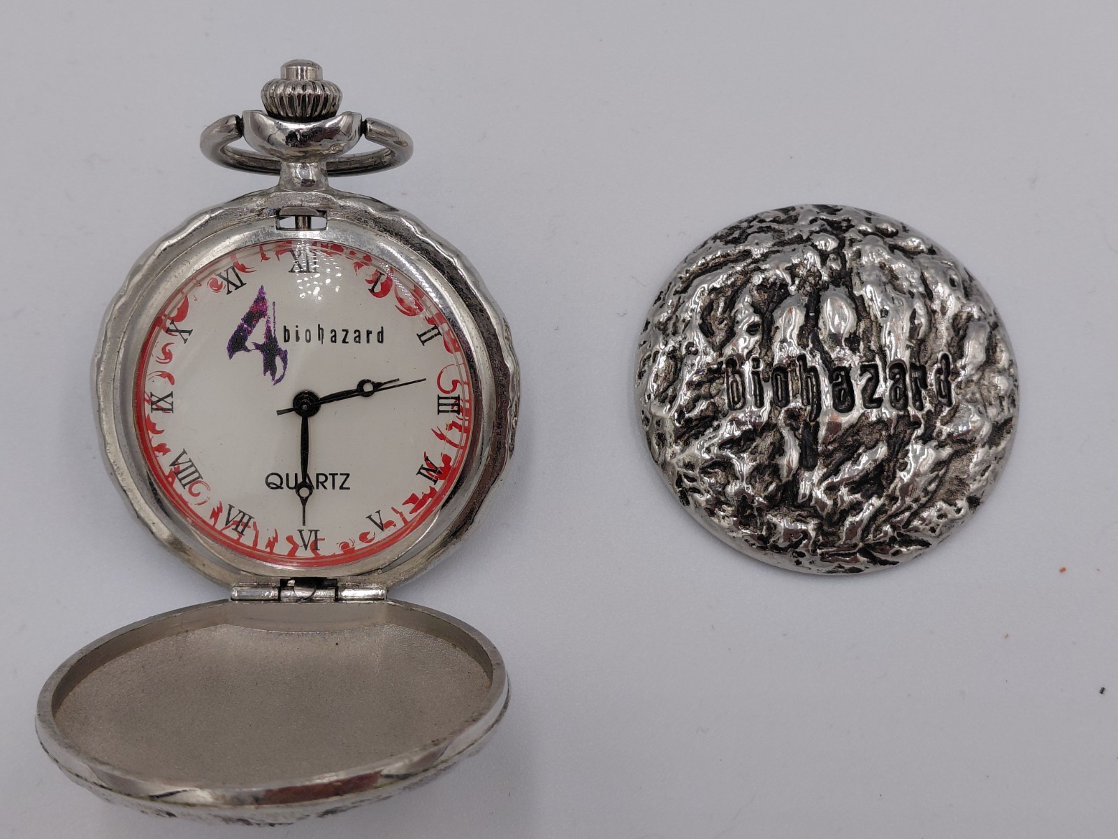 Pocket watch バイオハザード　ポケットウォッチ　懐中時計 Pocket watch バイオハザード ポケットウォッチ 懐中時計 Amazon