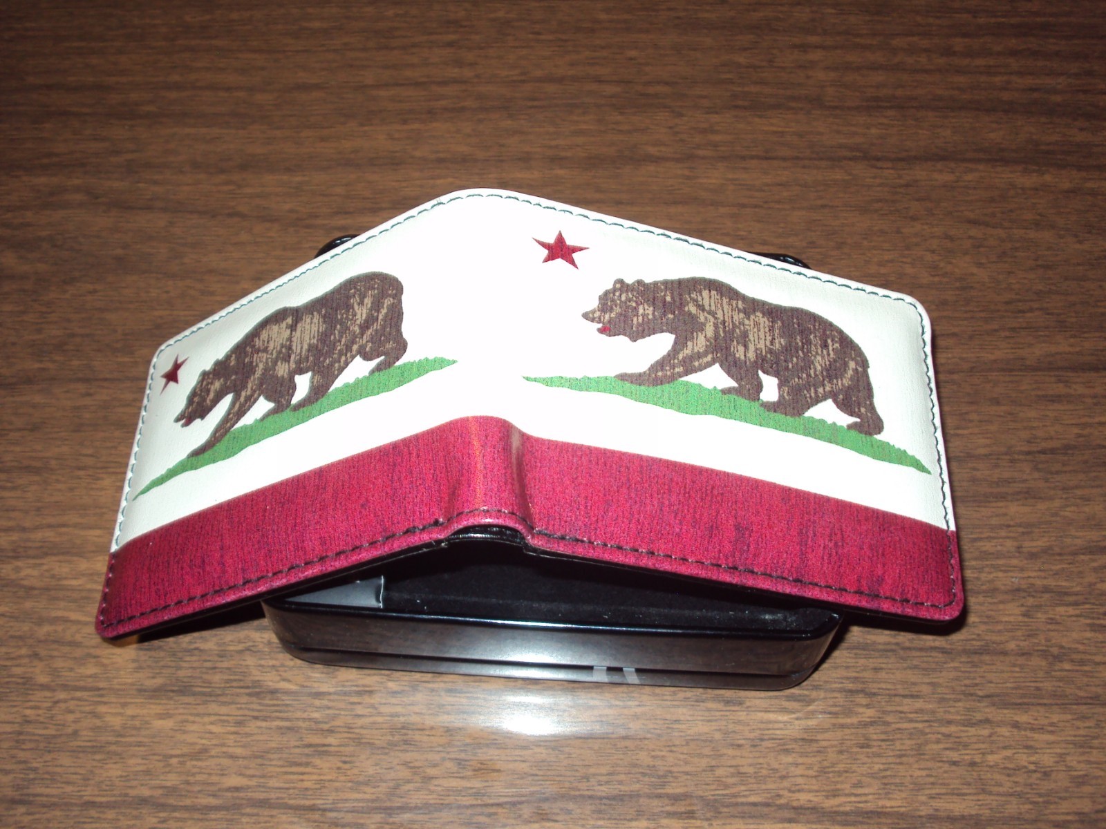 Republic of California Flag bi fold wallet by Buckle Down in tin gift box NEW