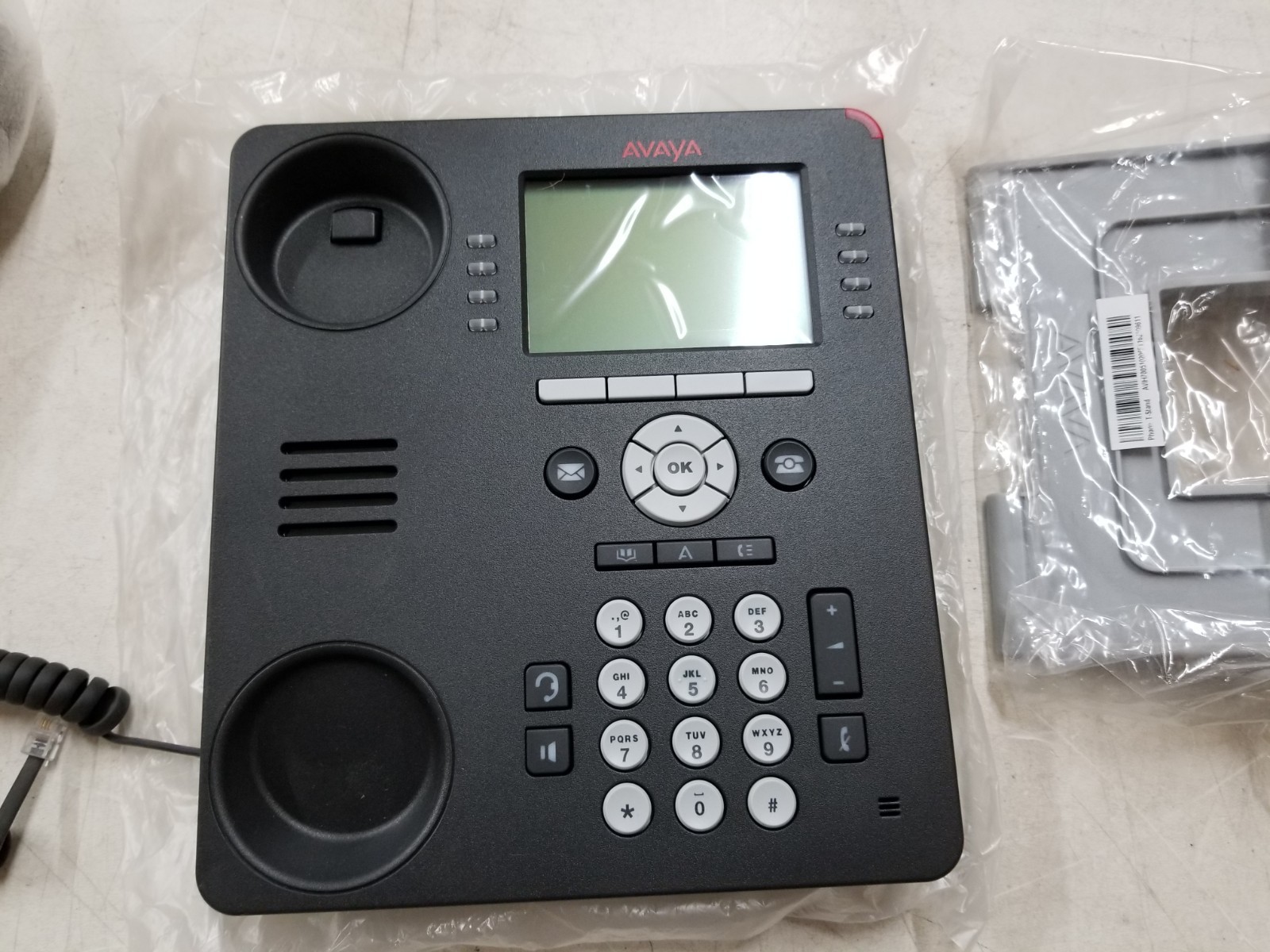 Avaya 9608B IP Gigabit POE VOIP with Base