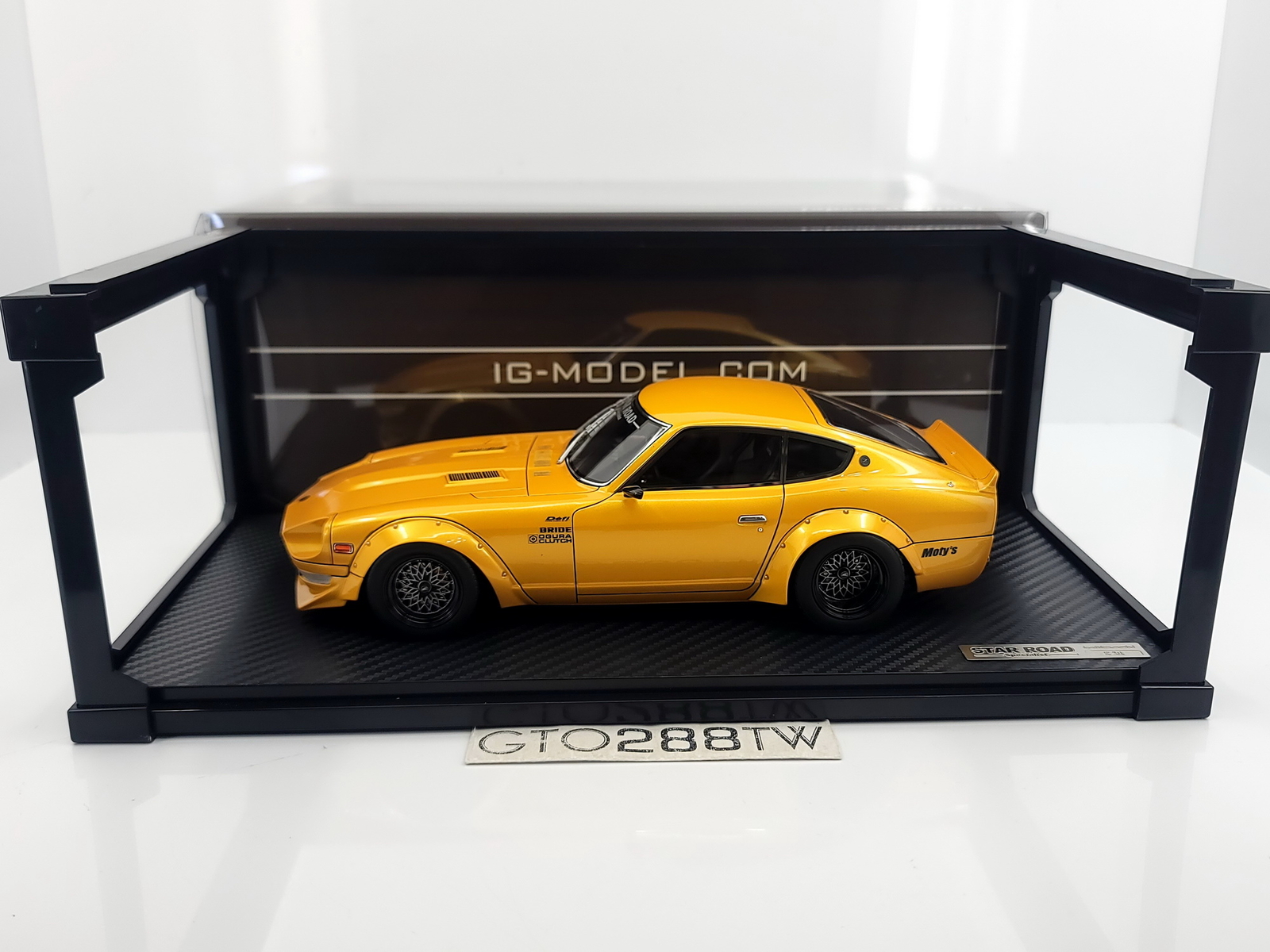 ミニカー 1/18 Nissan Fairlady Z (S30) STAR ROAD IG 1:18 Nissan Fairlady Z (S30) STAR ROAD Green Metallic