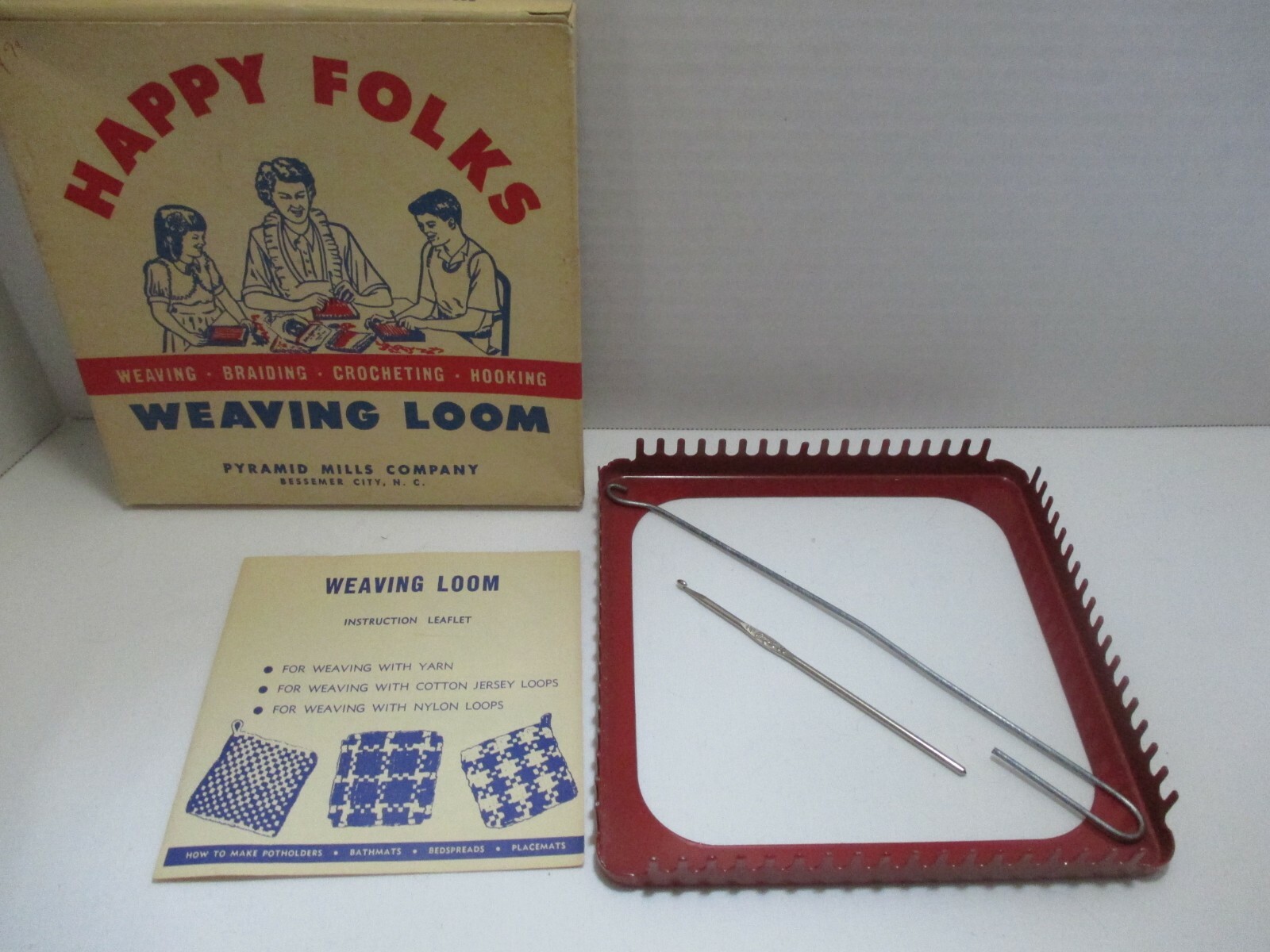 VINTAGE HAPPY FOLKS WEAVING LOOM WITH TOOL & INSTRUCTIONS + CROCHET HOOK EUC