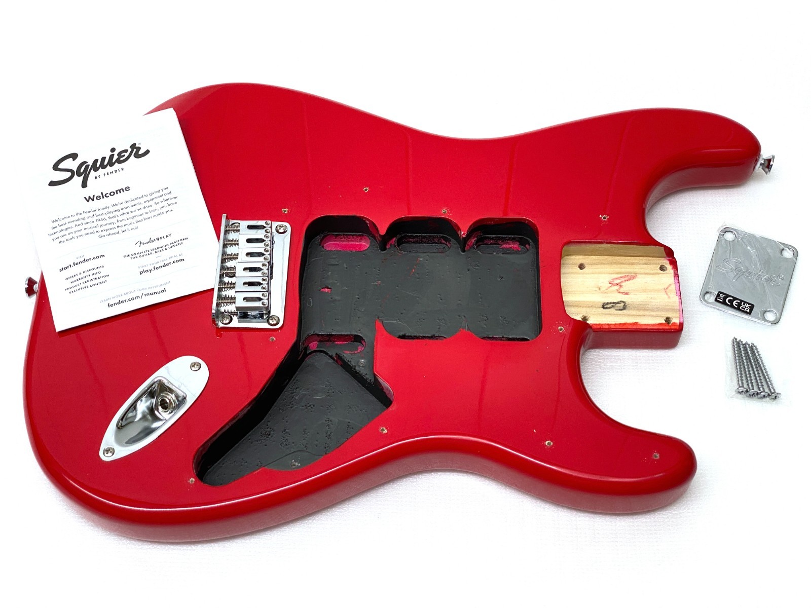Squier Stratocaster レッド Amazon.com: Fender Squier Stratocaster - Torino Red