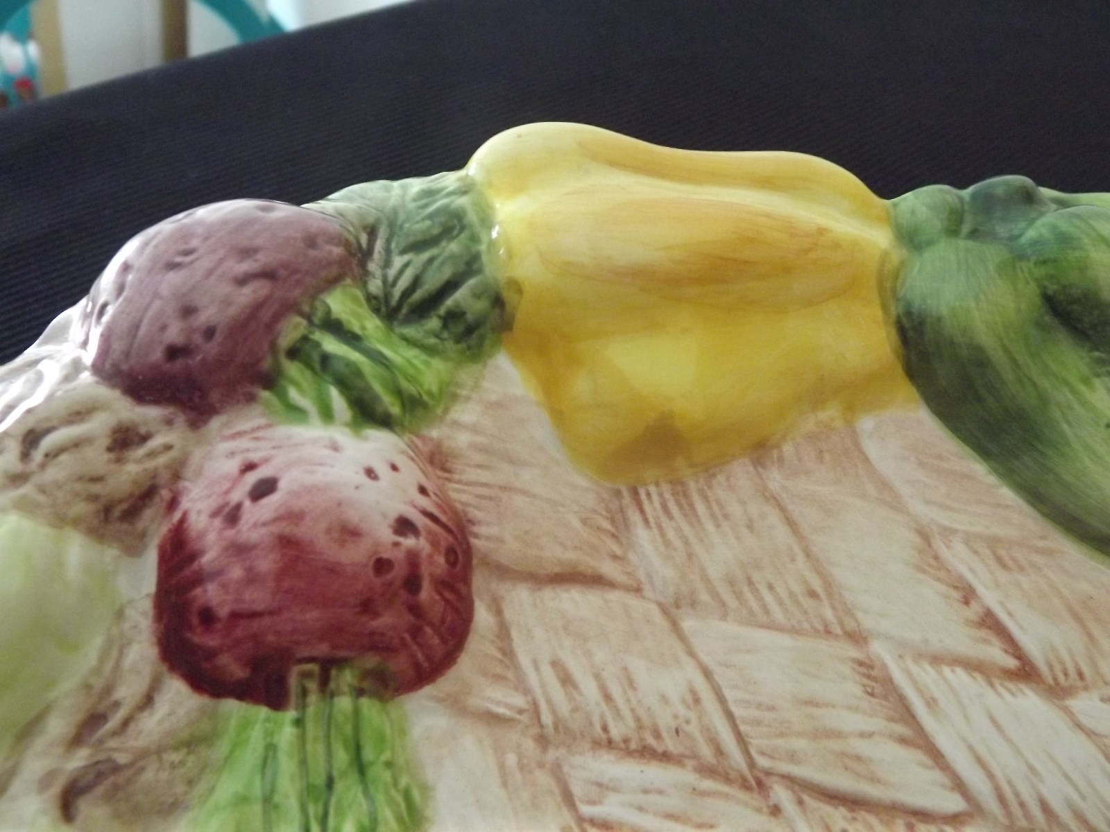 CERAMIC  EASTER PLATE BOWL RAISED BASKETWEAVE VEGETABLE PATTERN 10.5