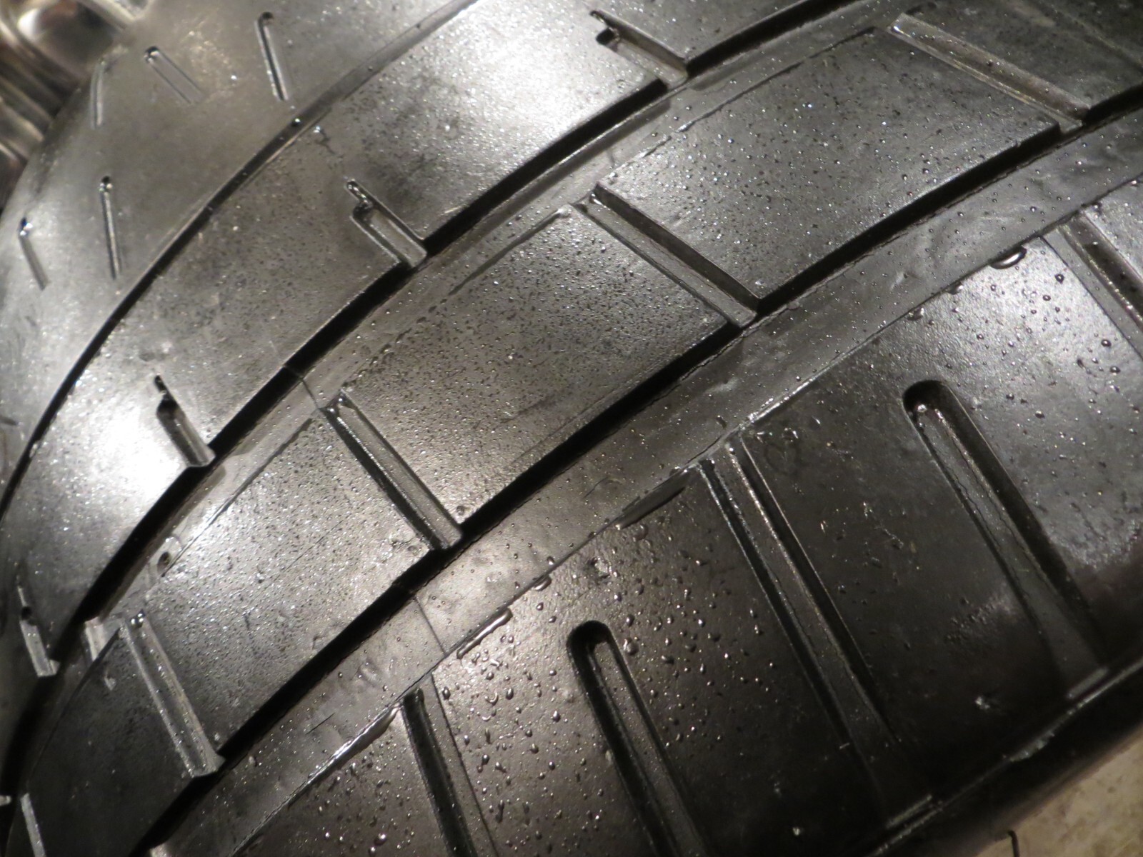 ALMOST NEW 1 ONE PIRELLI P ZERO TROFEO R 305/30ZR19 102Y 60 ALMOST NEW 1 ONE PIRELLI P ZERO TROFEO R 305/30ZR19 102Y 60