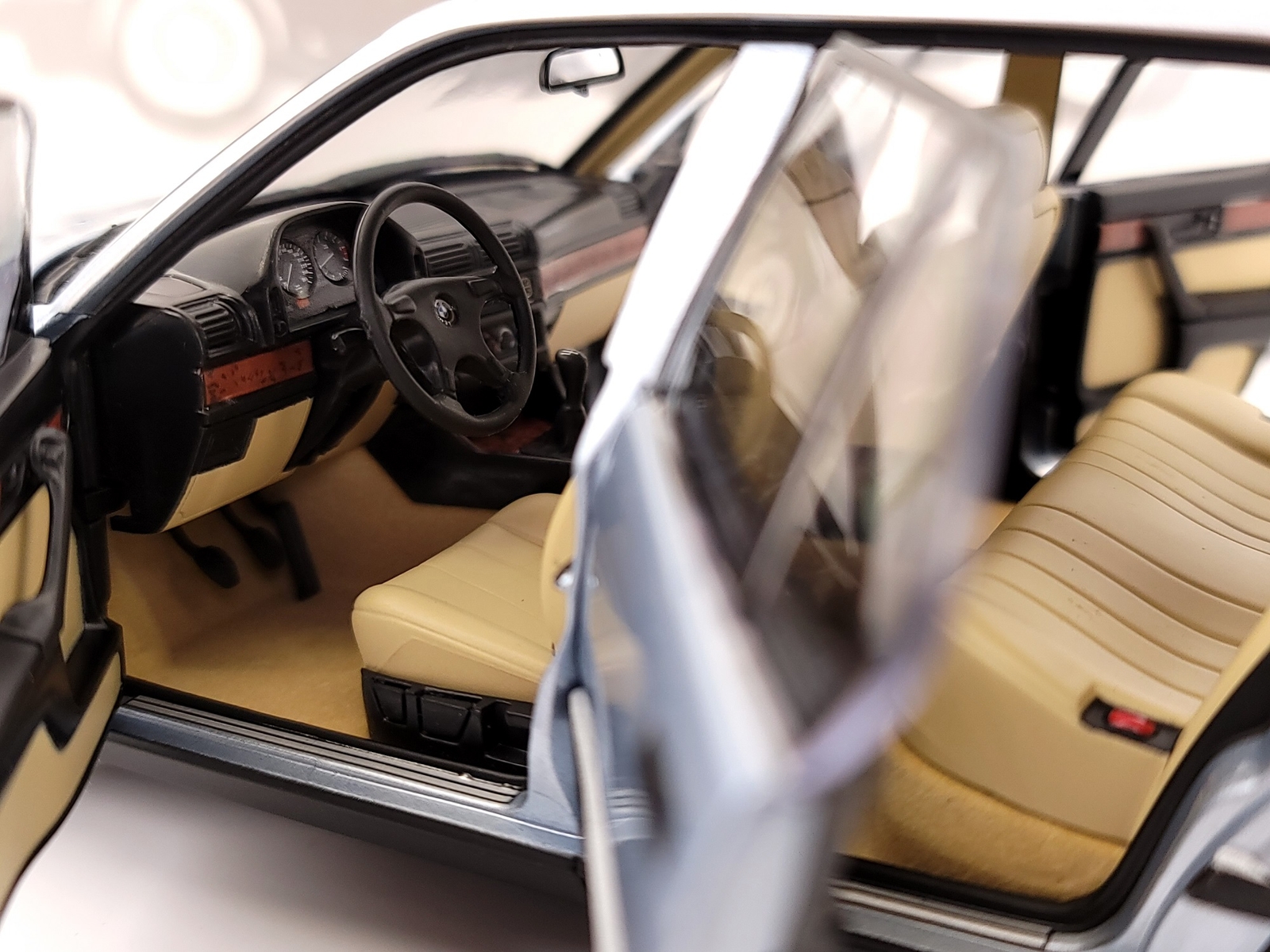希少 1/18 BMW 730i ミニチャンプス(MINICHAMPS) E32 1/18 Minichamps 1987 BMW E32 730i Silver | eBay