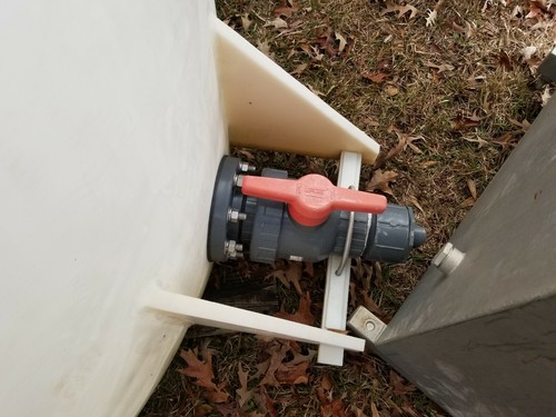 2000 Gallon poly tank WITH Tote Mixer 3HP/1750 RPM Electric Motor