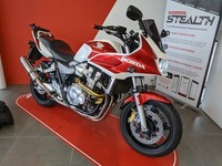 2006 HONDA CB1300S WHITE/RED METALLIC YSS SHOCKS H/GRIPS C/STAND FRAME BRACE 