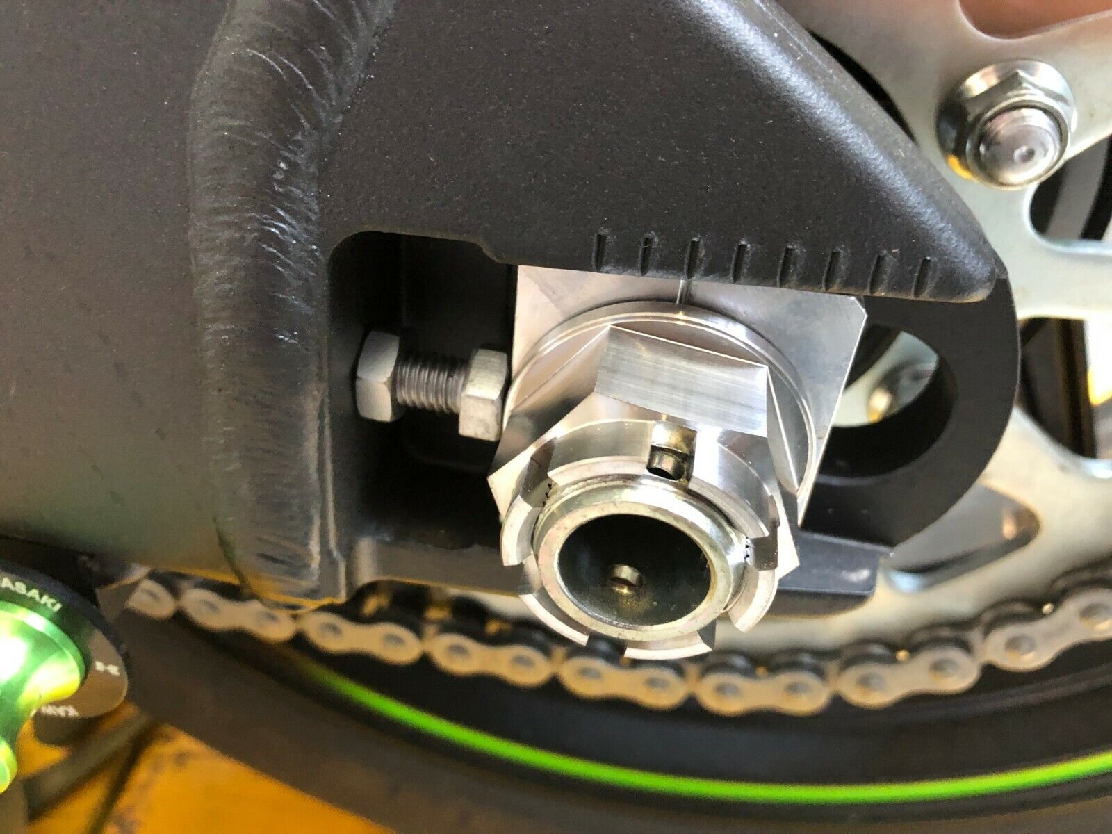 Kawasaki ZX14R 2006-2017 REAR AXLE CASTLE FLANGED NUT TITANIUM M24X1.5 TR47 | eBay Kawasaki ZX14R 2006-2017 REAR AXLE CASTLE FLANGED NUT TITANIUM M24X1.5 TR47 | eBay