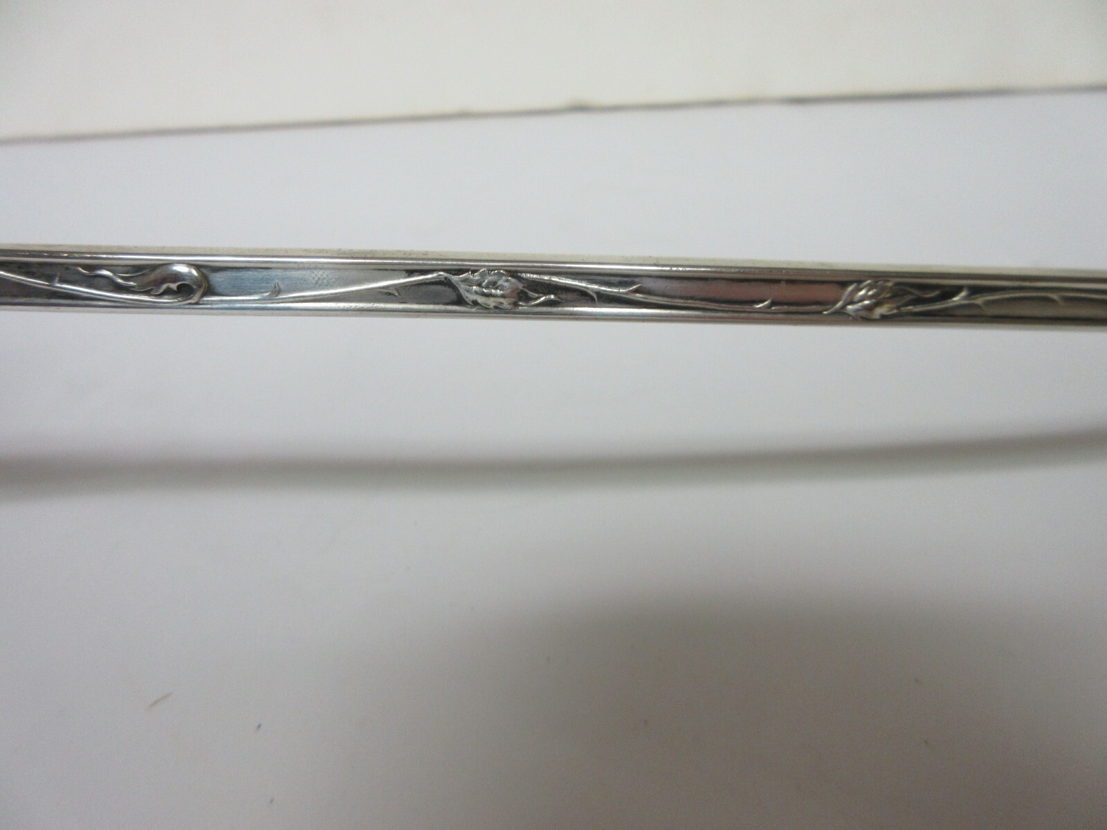 Wm. A Rogers A1 Silverplate 2 Spout Punch Ladle w/Fluted Rim Vining Roses