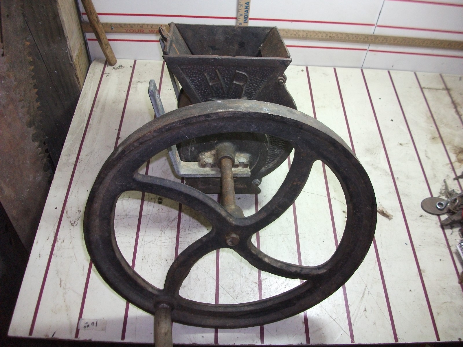 antique  MILL, SUGARCANE MILL, ROLLER PRESS, JUICE EXTRACTOR, hand crank HR