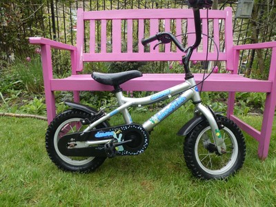dawes blowfish bike. Used by my little boys when they were about 3. Usual wear.