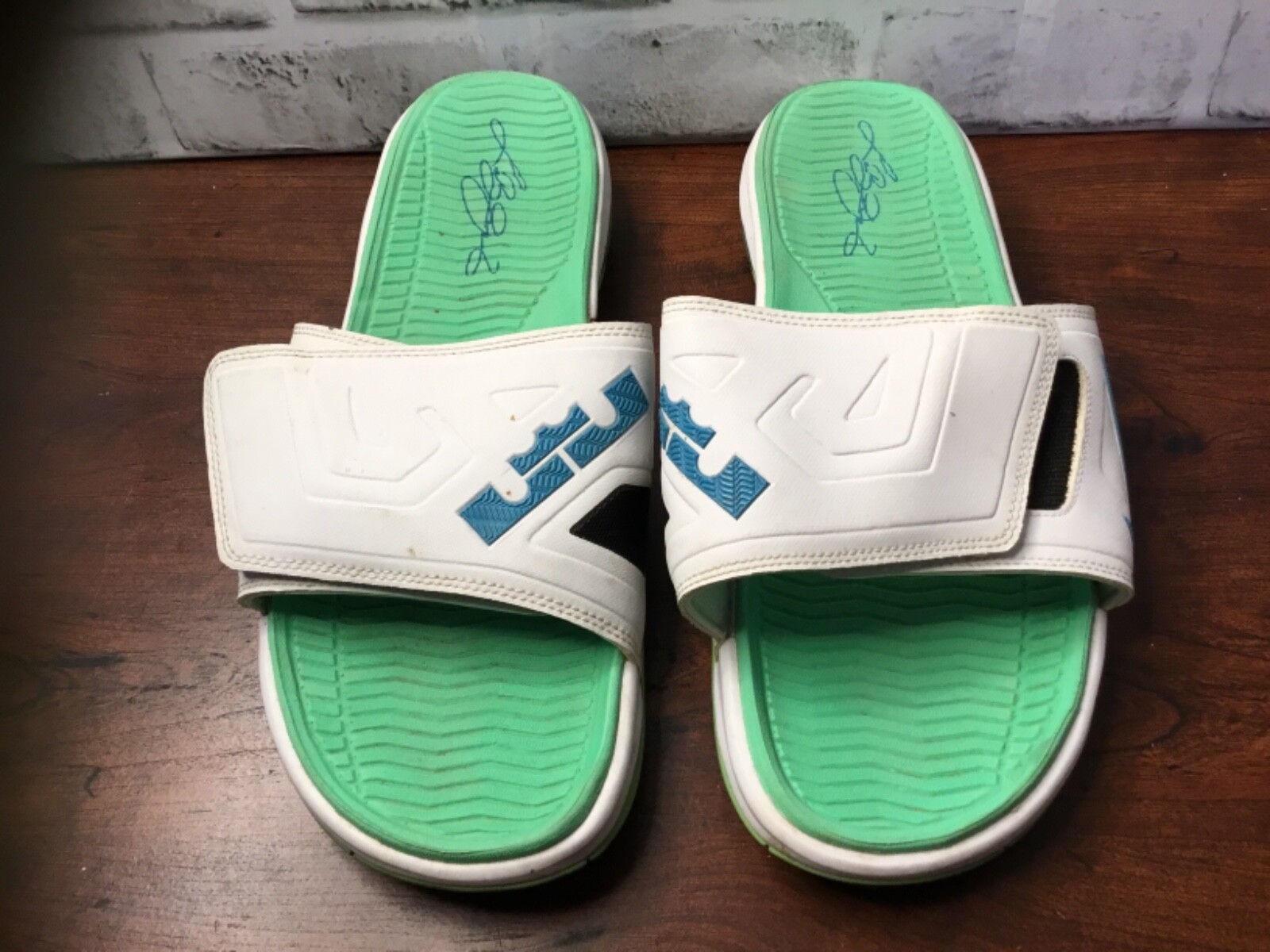 nike lebron slides
