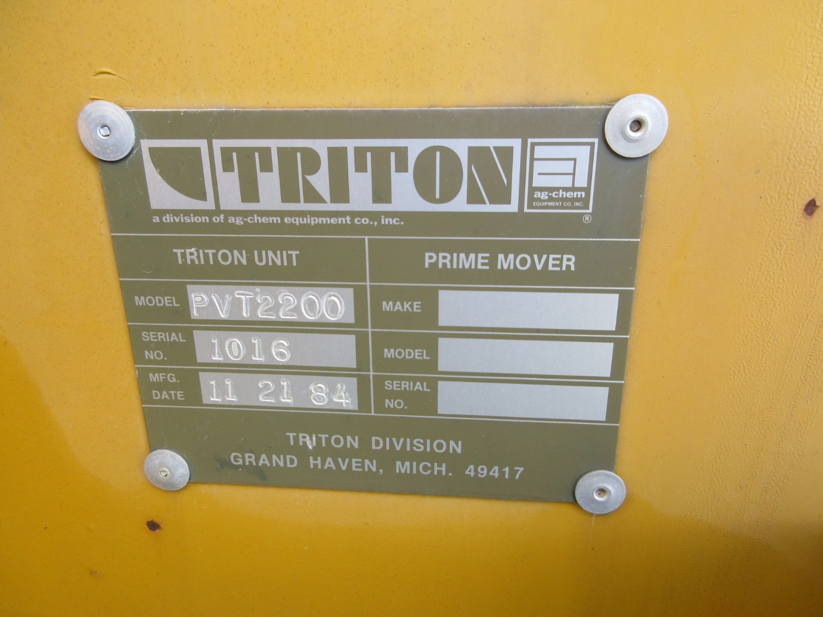 Ag Chem Ag-Gator 2004 4WD Liquid Applicator Manure Spreader Injector 2200 Gallon