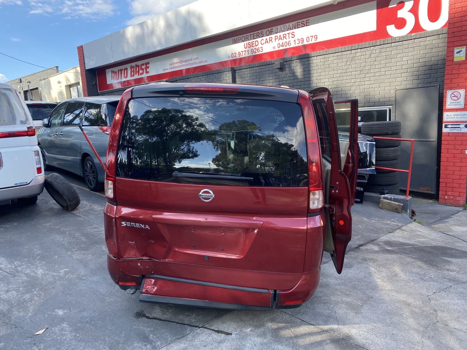 NISSAN SERENA C25 WRECKING WHOLE CAR - thumbnail 3