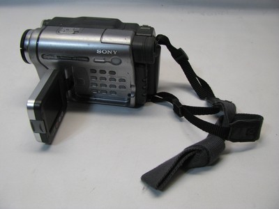 Sony Handycam DCR-TRV280 8mm Digital Video Camera