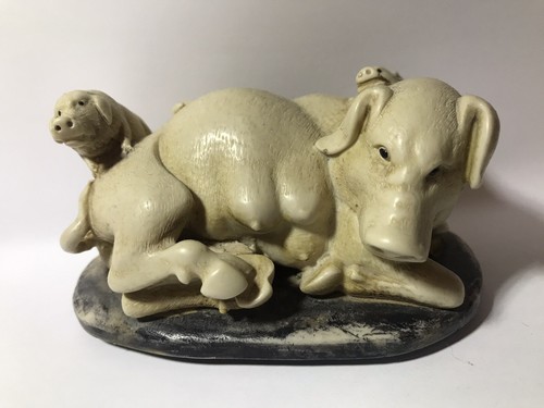 Mummy Pig with Piglets and Mouse Ornament Strange