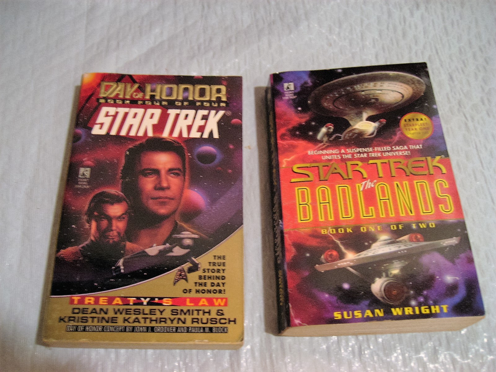 STAR TREK PAPERBACK BOOKS -MIXED LOT OF 27