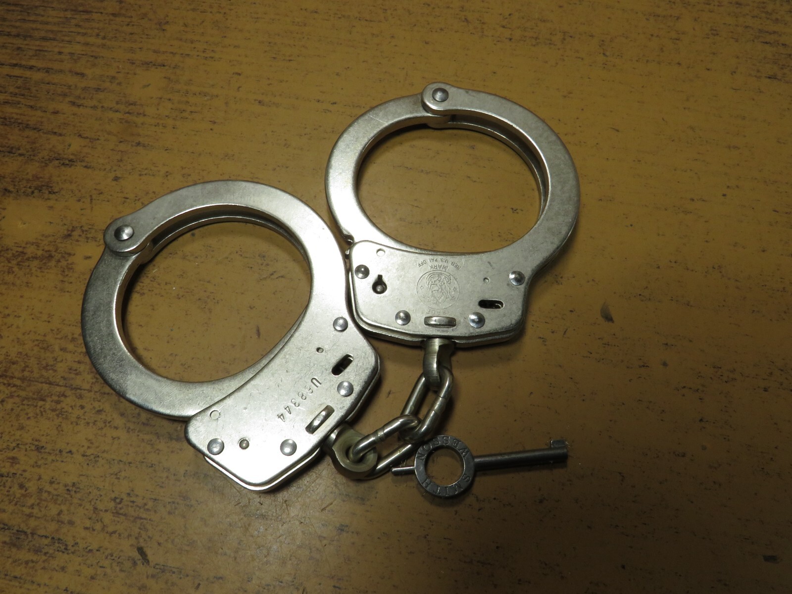 個人装備 Smith & Wesson HANDCUFF M100 (BLACK) M100-1