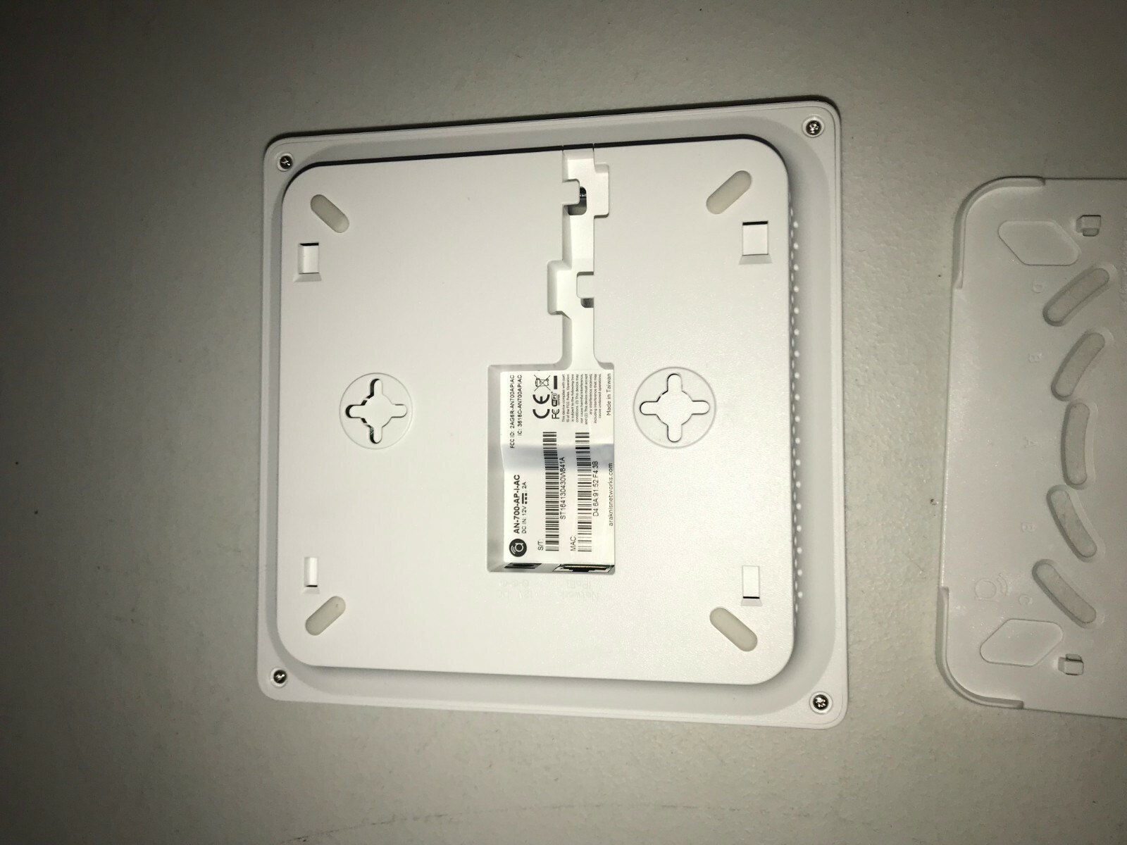 Araknis Networks 700 Series Indoor Wireless Access Point AN-700-AP-I-AC