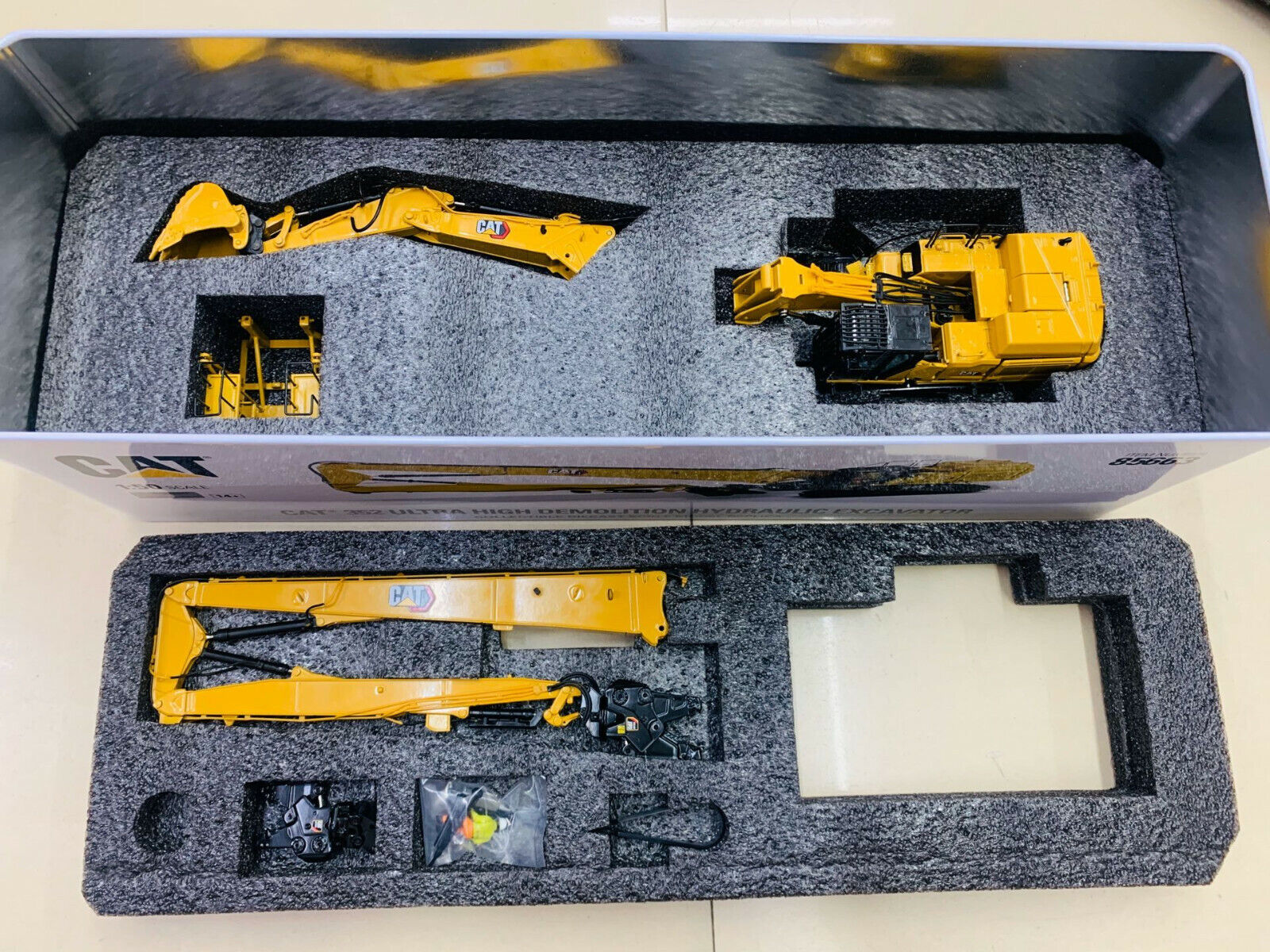 Cat 352 Ultra High Demolition Hydraulic Excavator 1:50 By Cat 352 Ultra High Demolition Hydraulic Excavator 1:50 By
