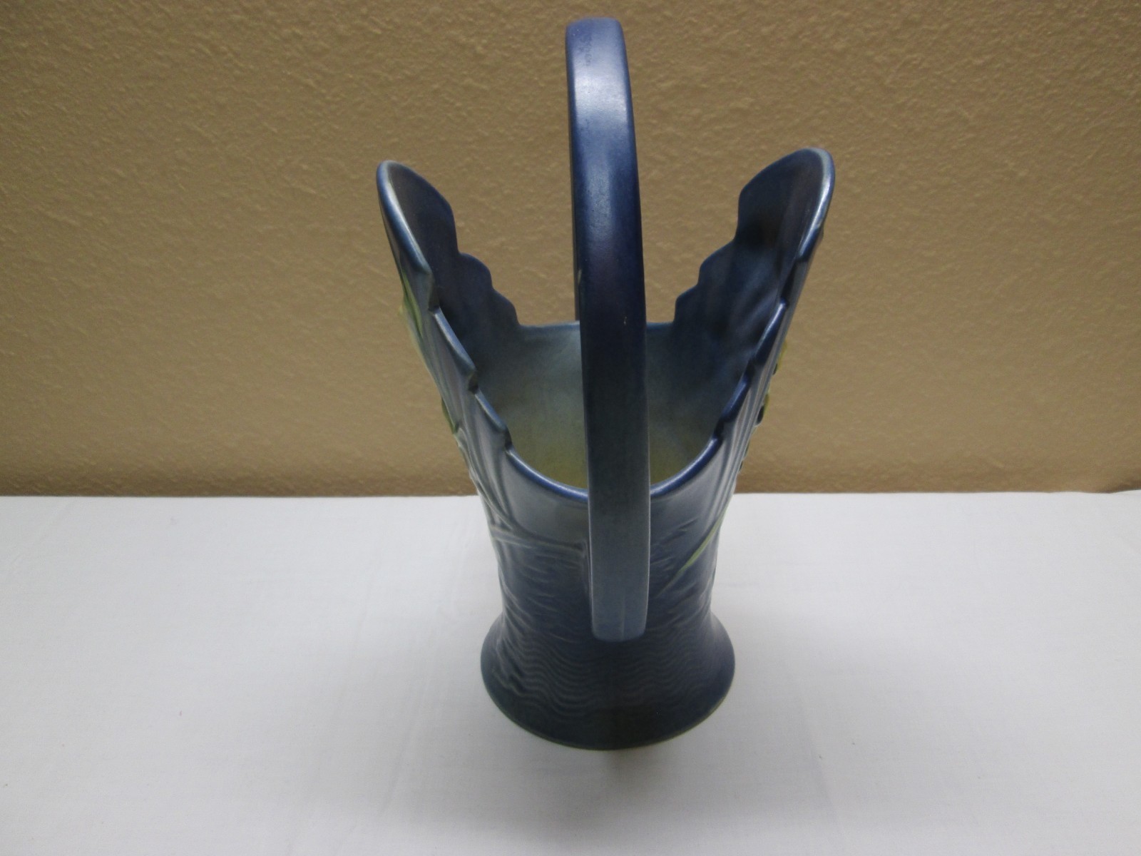 vtg roseville usa #392-10 basket vase/auction