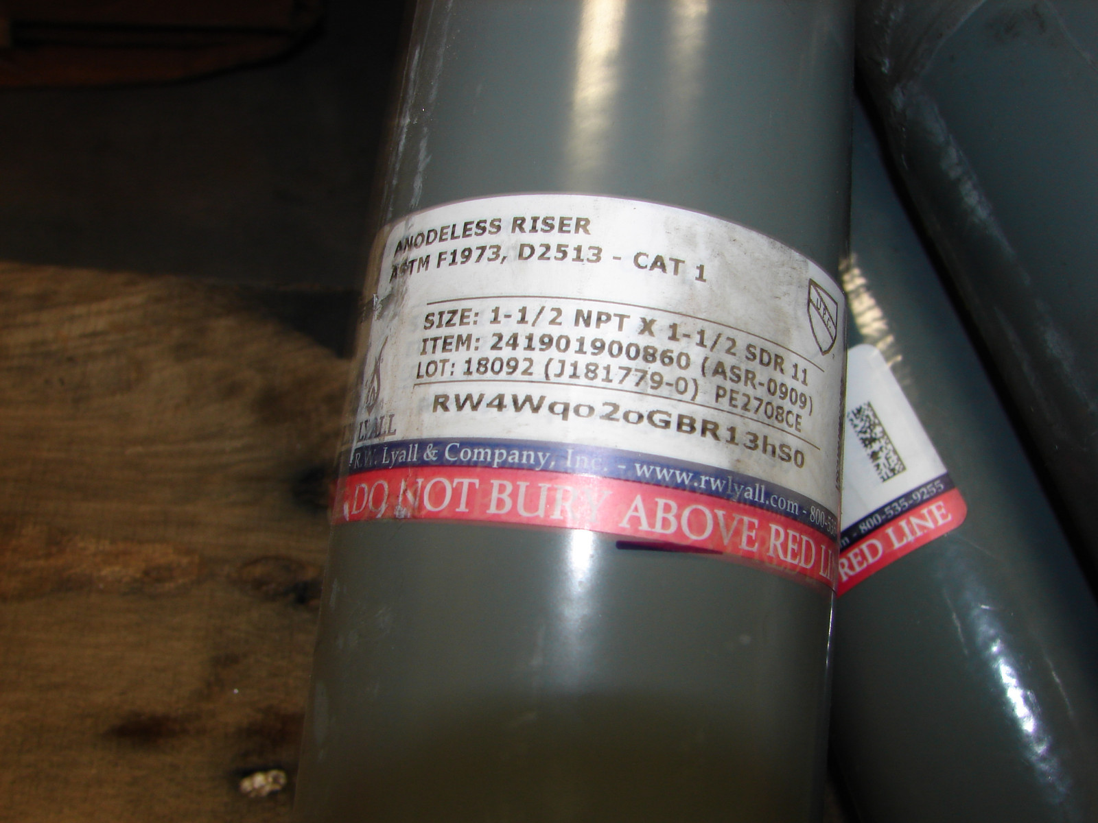 *NEW* Lyall GAS IPS  NPT Anodeless Riser 1-1/2