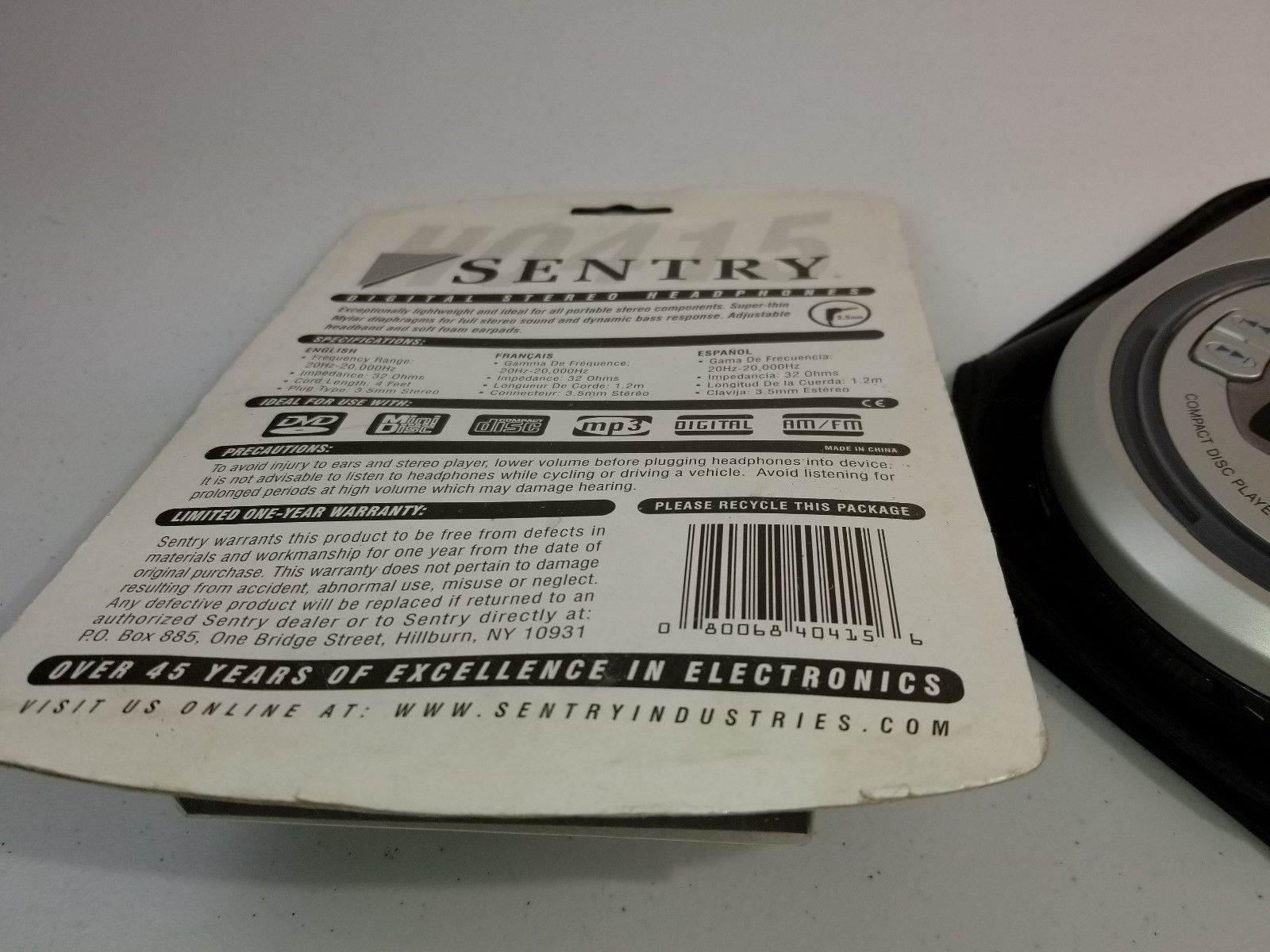 Optimus Hyper DAS Compact Disc Player - Extended Bass System With Headphones