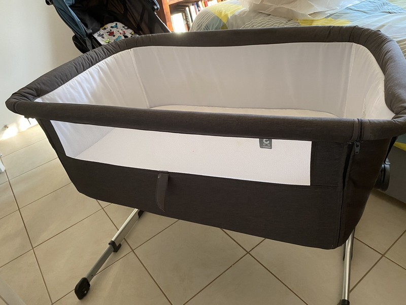 bassinet that pulls up to bed