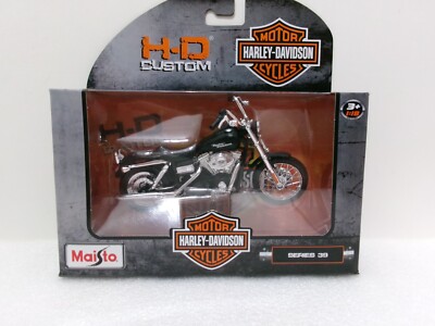 Maisto H-D Custom 1:18 Harley Davidson 2006 Dyna Street Bob Series 39